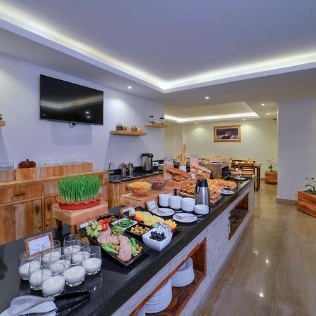 Aabas Pokhara By Barahi Hospitality Hotel Екстериор снимка