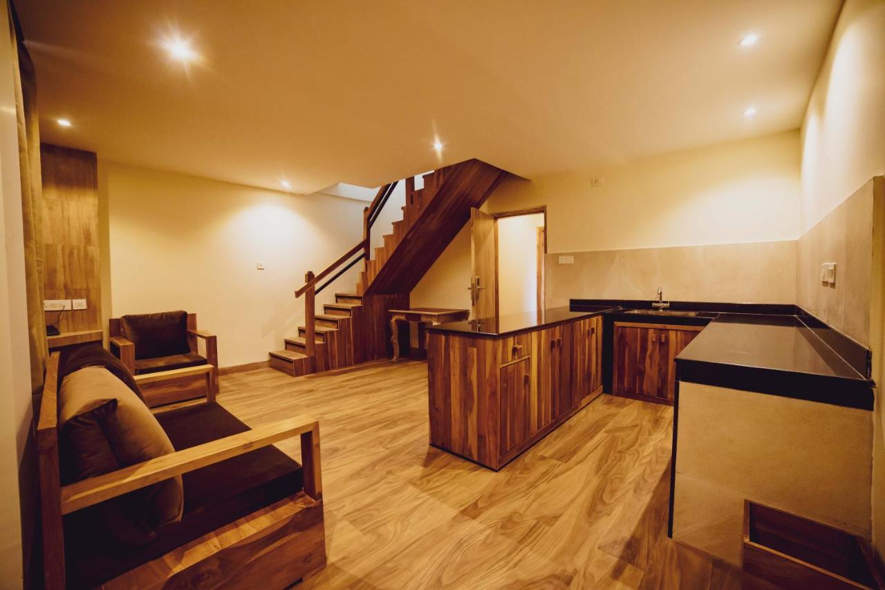 Aabas Pokhara By Barahi Hospitality Hotel Екстериор снимка