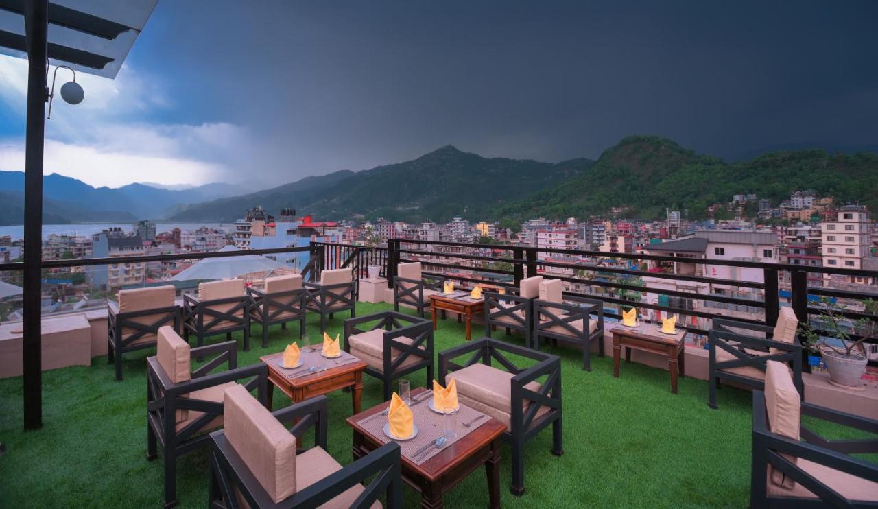 Aabas Pokhara By Barahi Hospitality Hotel Екстериор снимка