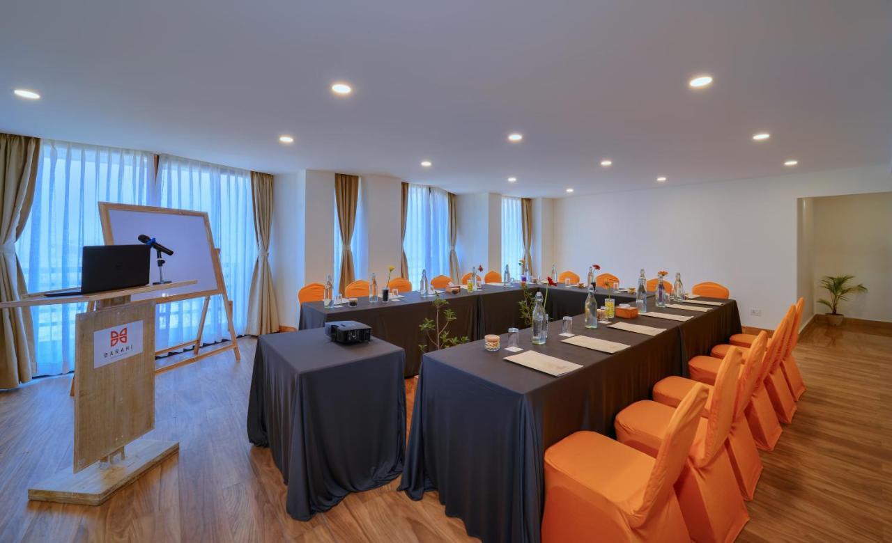 Aabas Pokhara By Barahi Hospitality Hotel Екстериор снимка