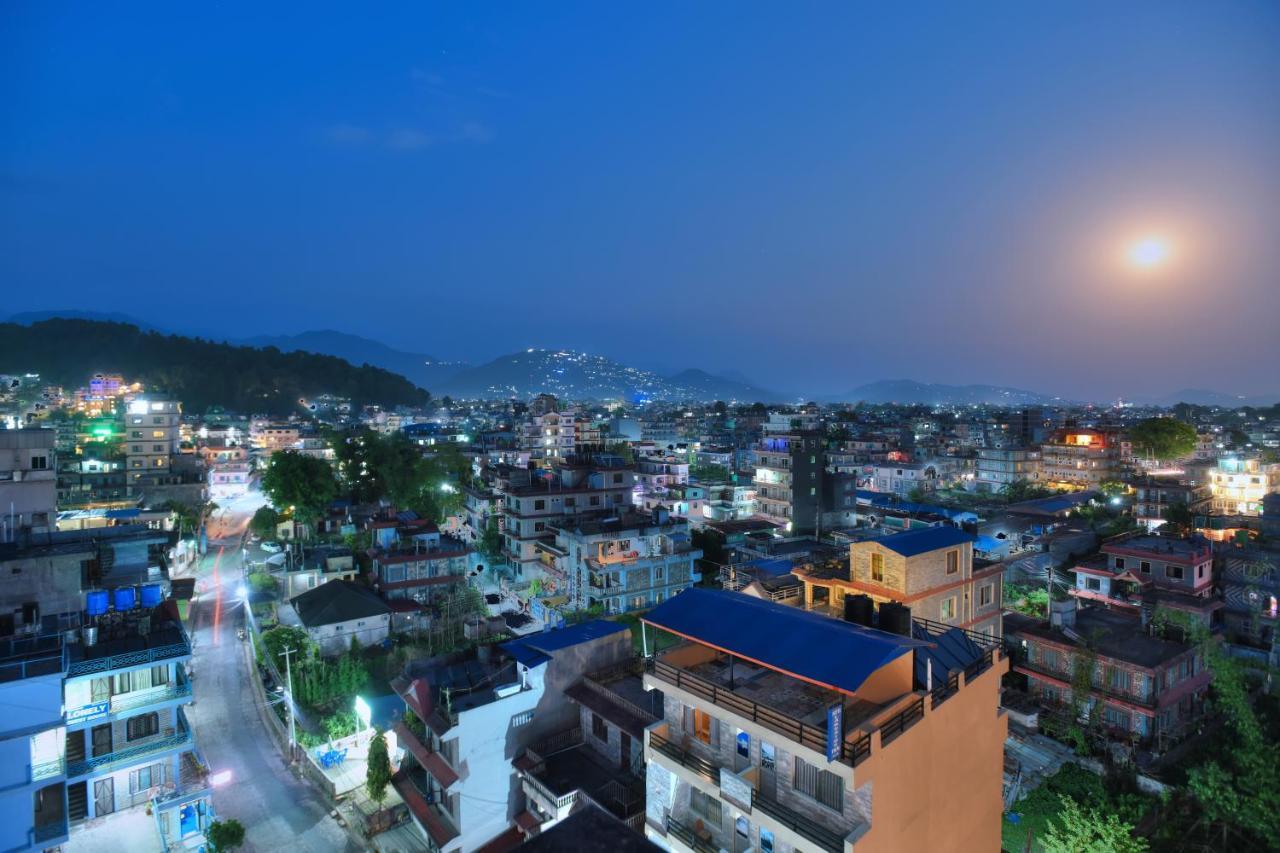 Aabas Pokhara By Barahi Hospitality Hotel Екстериор снимка