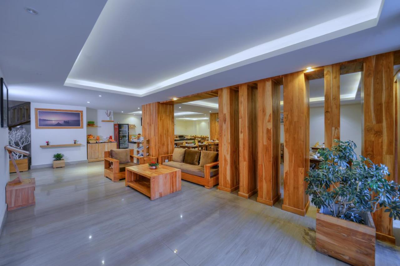 Aabas Pokhara By Barahi Hospitality Hotel Екстериор снимка